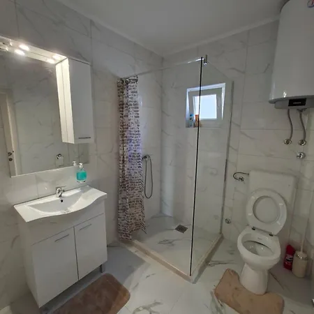 Gina Apartment *