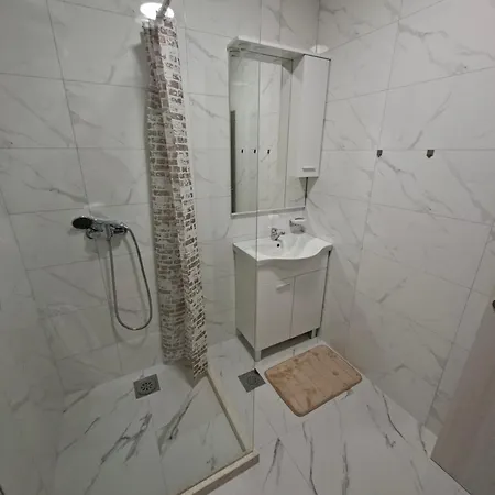 דירה Gina טרביניה